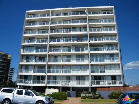 Ebbtide, Unit 33, 2-6 North Street - Hobart Tourism 1