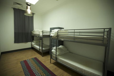EBS Sydney Hostel - Tourism TAS 0
