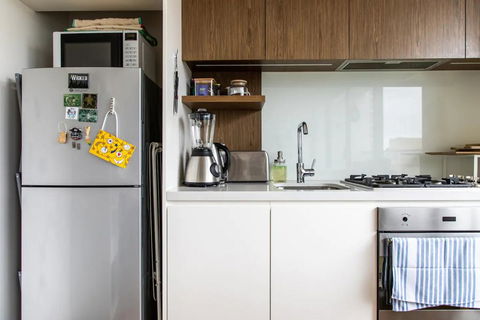 Eclectic 1 Bedroom South Yarra Hideaway - Tourism TAS 3