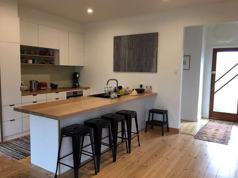 Eco-renovated Light-filled House On A Hill - Hobart Tourism 1