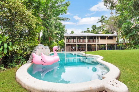 Edge Hill Holiday Home / Cairns - Tourism TAS 1