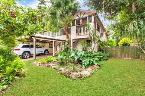 Edge Hill Holiday Home / Cairns - Tourism TAS 0