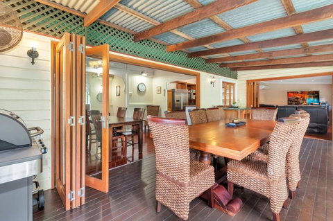 Edge Hill Holiday Home / Cairns - Tourism TAS 3