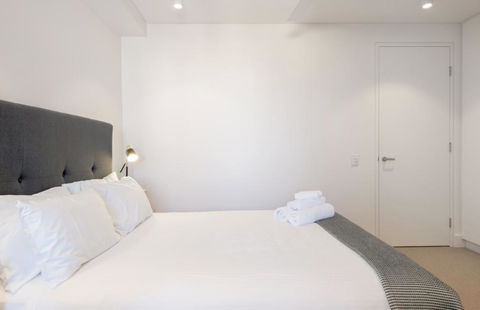 EIGHT TWO NINE TWO III: BONDI BEACH - Tourism TAS 2