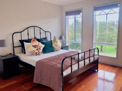 Elegant Glen House 4B5B ParkFront - Tourism TAS 1