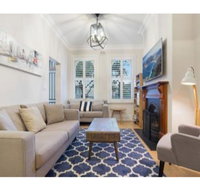 Elegant Renovated Terrace Close To City - Tourism TAS