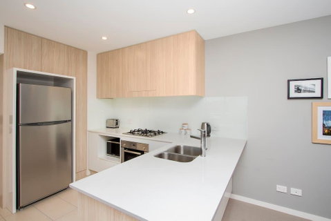 Elite Elegance 2BR@Hamilton APT With Parking - Tourism TAS 1