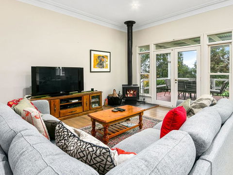 Elm Cottage - Hobart Tourism 3