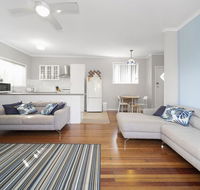 Eloora House Blue bay - Hobart Tourism