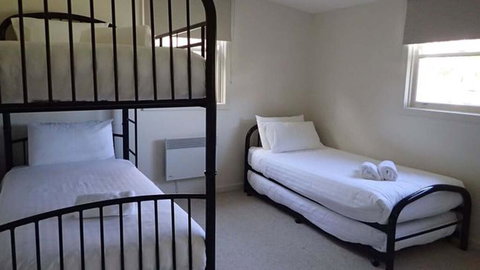 Elouera - Tourism TAS 1