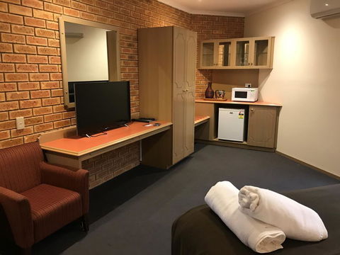 Eltham Motor Inn - Hobart Tourism 3