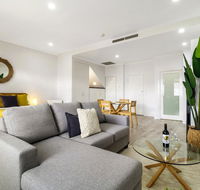 Enjoy bayside life at stylish studio close to city - Hobart Tourism