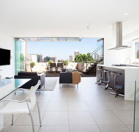Enjoy Leafy Urban Outlooks in Modern Lifestyle Retreat - Tourism TAS