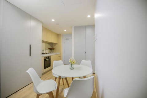 Everhome Melbourne Village 2109 - Tourism TAS 2