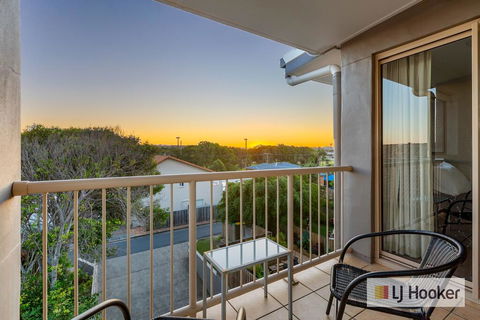 EXCLUSIVE OCEAN VIEW PENTHOUSE ON MARINE PARADE - Tourism TAS 2