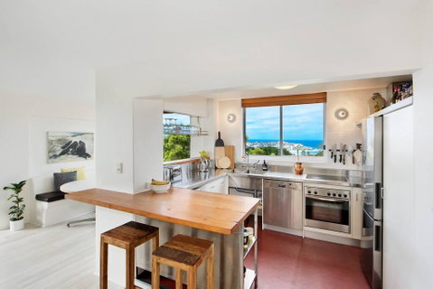 Experience Bondi Beach As Your Backdrop - Tourism TAS 3