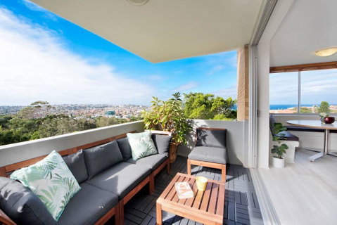 Experience Bondi Beach As Your Backdrop - Tourism TAS 2