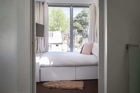 Explore Surry Hills From A Chic Inner City Terrace! - Tourism TAS 2
