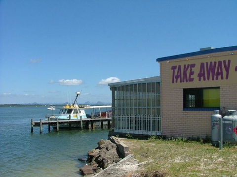 Fabulously Presented Family Retreat On Bribie Island - Hobart Tourism 2
