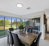 Fairway Village  Windaroo Lakes Golf Club - Hobart Tourism