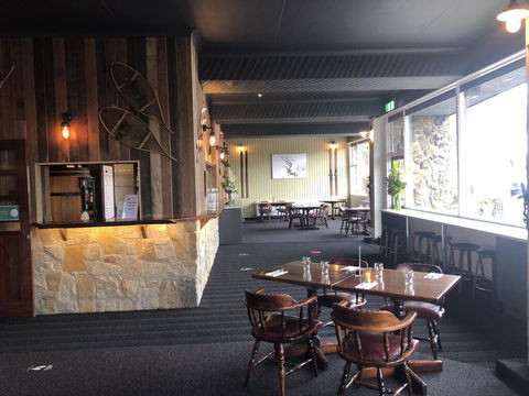 Falls Creek Hotel - Hobart Tourism 3
