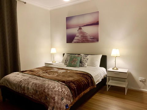 Family Home In Prime Location Melbourne - Hobart Tourism 3