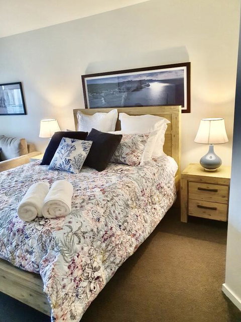 FAMILY ISLAND GETAWAY - BEACHFRONT APARTMENT - Tourism TAS 3