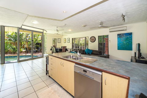 Fannie Bay Art House - Hobart Tourism 0