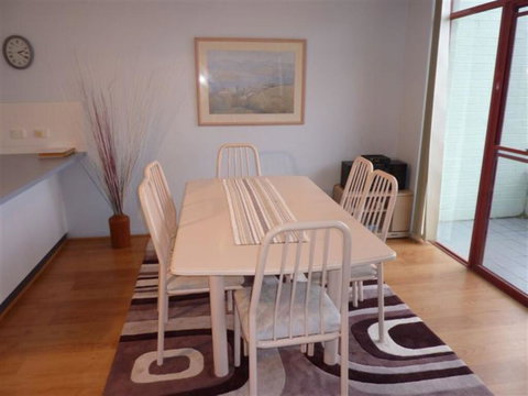 Fathoms 14 - Mollymook - Tourism TAS 1