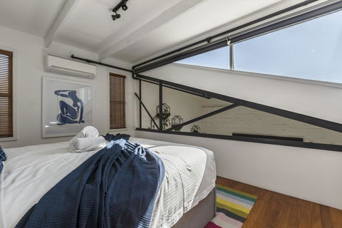 Fitzroy Converted Warehouse Penthouse - Tourism TAS 3