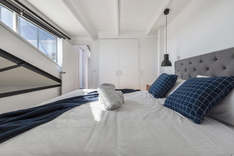 Fitzroy Converted Warehouse Penthouse - Tourism TAS 2