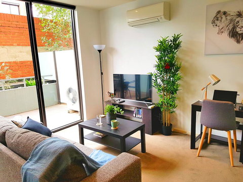 FITZROY FANTASTIC 1BR APT With FREE WINE, NETFLIX, WIFI, Close To TRAMS, COLES - Tourism TAS 0