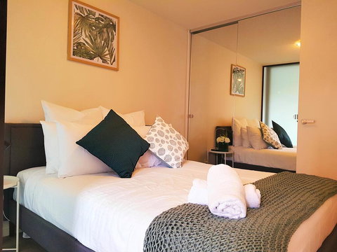 FITZROY FANTASTIC 1BR APT With FREE WINE, NETFLIX, WIFI, Close To TRAMS, COLES - Tourism TAS 1