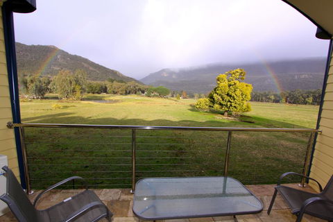 Five Clematis Views - Tourism TAS 3