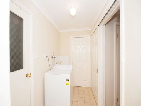 Four Bedroom Quality Townhouse - Hobart Tourism 3