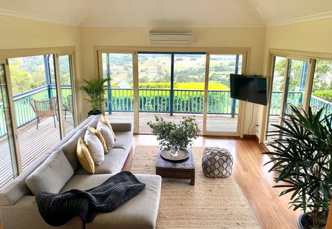 Four Winds Luxury Villas Byron Bay - Hobart Tourism 3