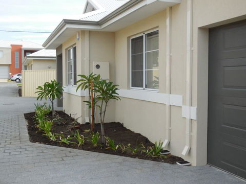 Frangipani Villa Innaloo - Hobart Tourism 1
