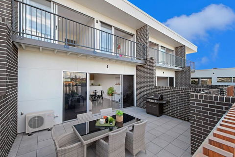 G149 - Apt 2 - Hobart Tourism 0