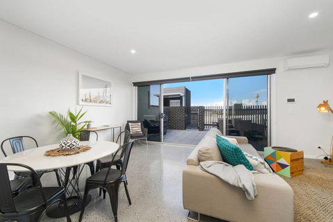 G149 - Apt 2 - Hobart Tourism 2