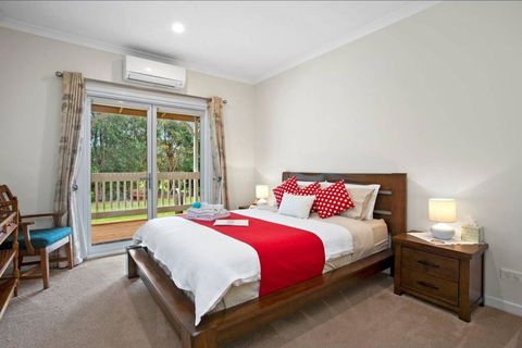 GALBRAITH BEACH STUDIO 1 - Hobart Tourism 0