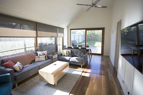 GALWAY COTTAGE - Hobart Tourism 0