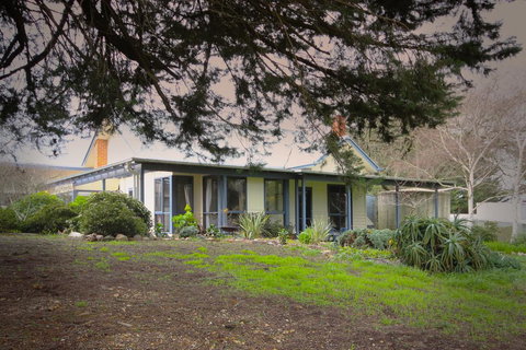 Galwiji Homestead - Hobart Tourism 0