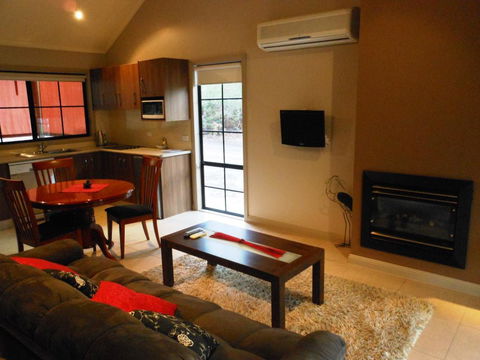 Gang Gang Villas - Tourism TAS 3