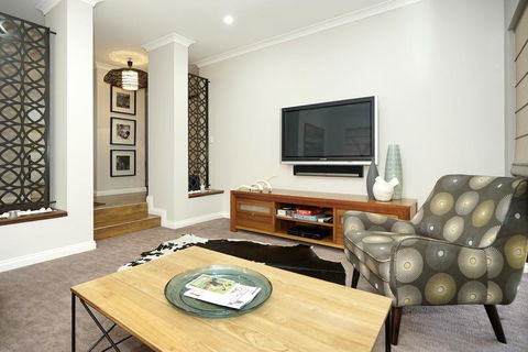 Garden City Luxury Apt - Tourism TAS 1