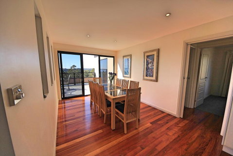 Georges Bay Luxury - Tourism TAS 3
