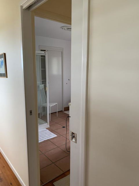 Ginas Place - Hobart Tourism 2