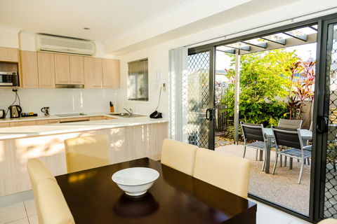 Gladstone Heights Executive Apartments - Tourism TAS 2
