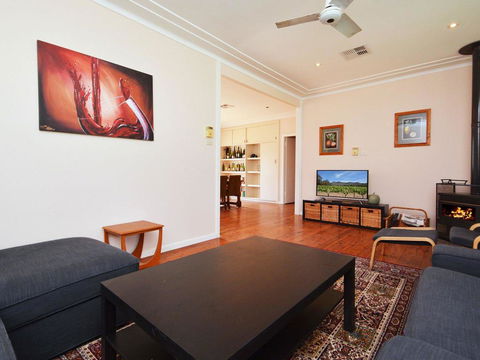 Glandore Estate Vineyard Homestead Onsite Cellar Door + Walk To Restaurants Incl EXP - Hobart Tourism 0