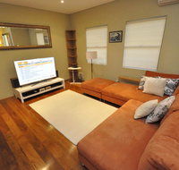 Glebe Self-Contained Modern One-Bedroom Apartment 47ROS - Tourism TAS