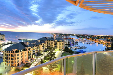 GLENELG Five Stars - Hobart Tourism 0